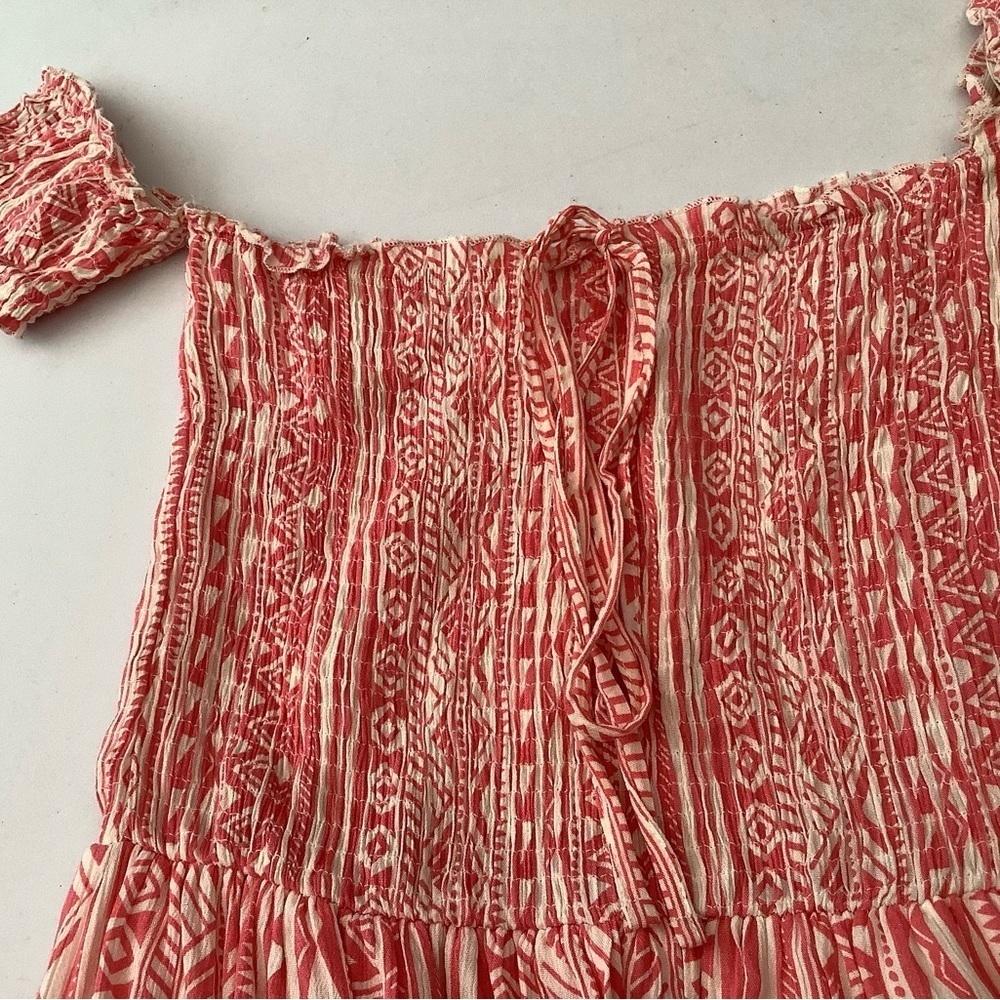 Chic Off-Shoulder Patterned Midi Dress - Picture 3 of 6